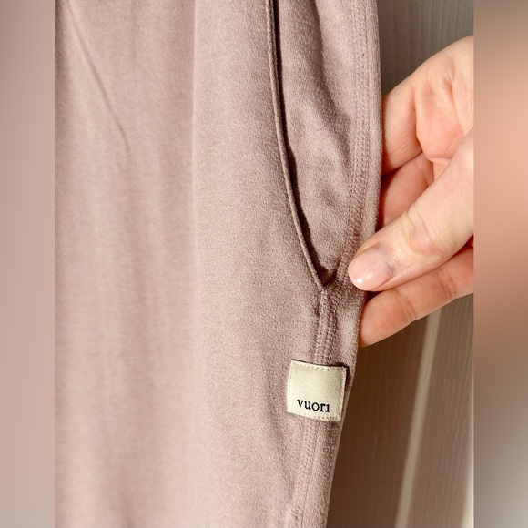 Vuori Women’s Performance Jogger Lavender - Size Large - Picture 4 of 4